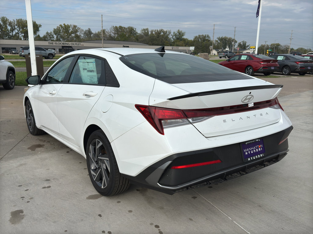 New 2025 Hyundai Elantra Sport image 6