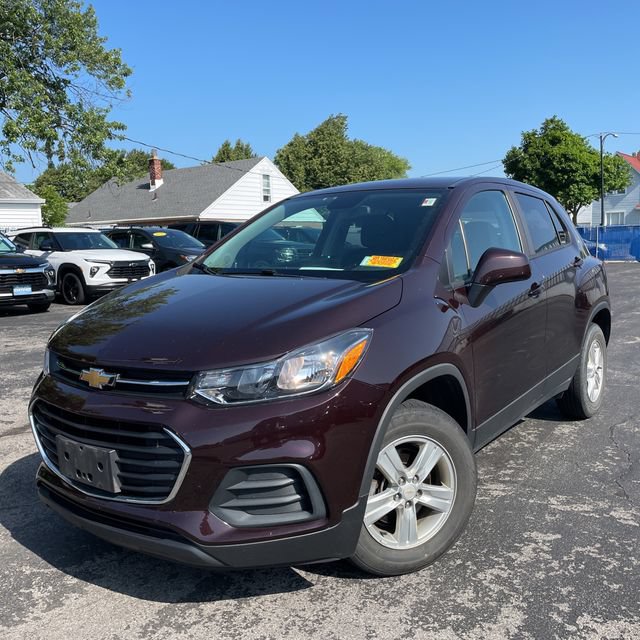 Used 2020 Chevrolet Trax LS w/ Tint and Cruise Package AWD/4WD image 1