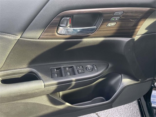 Used 2016 Honda Accord EX-L image 12