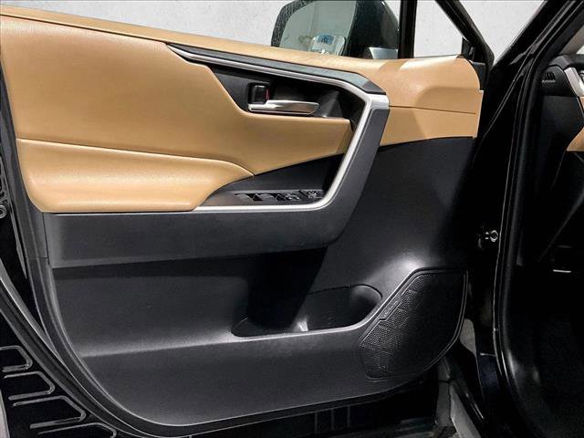 Used 2022 Toyota RAV4 XLE w/ Convenience Package FWD image 18