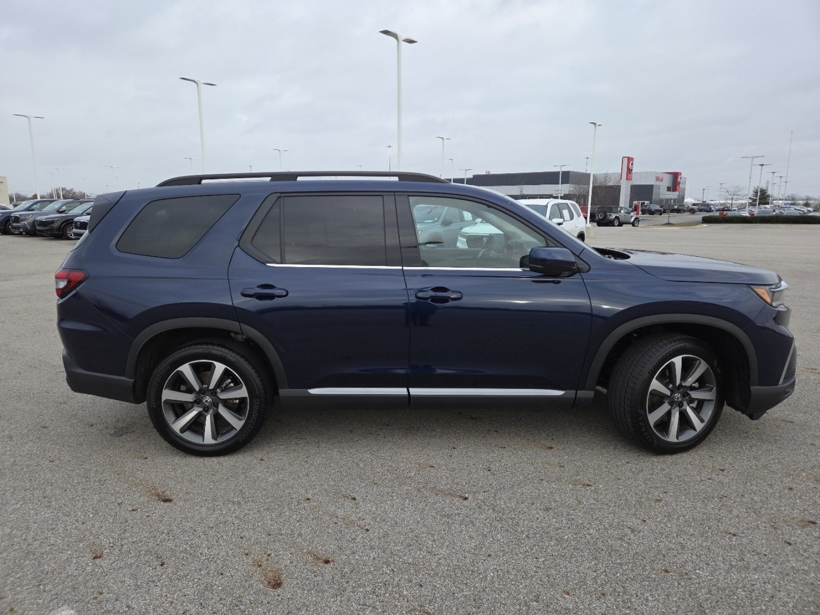 Used 2025 Honda Pilot Elite image 19