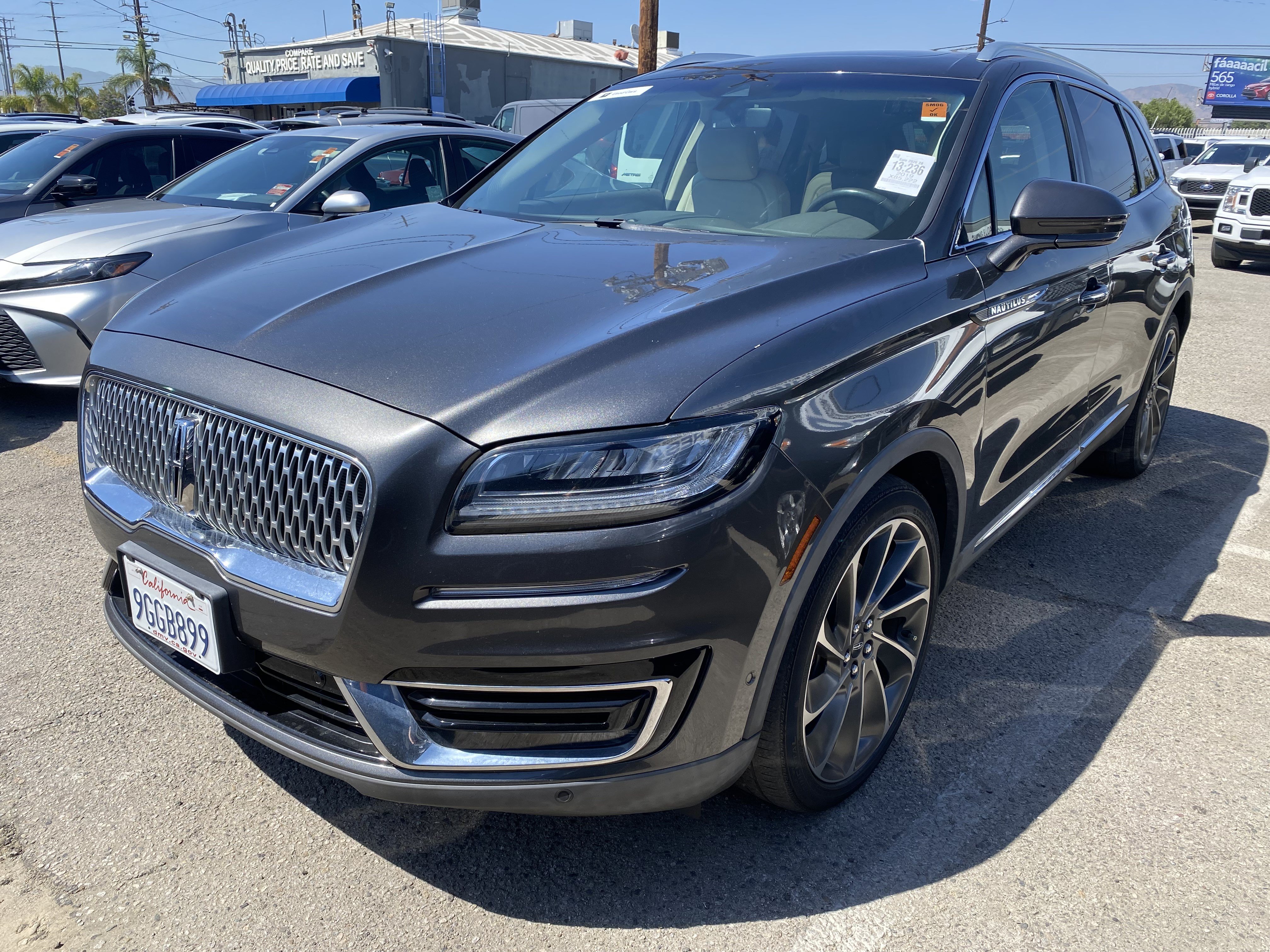 Used 2019 Lincoln Nautilus Reserve FWD image 2