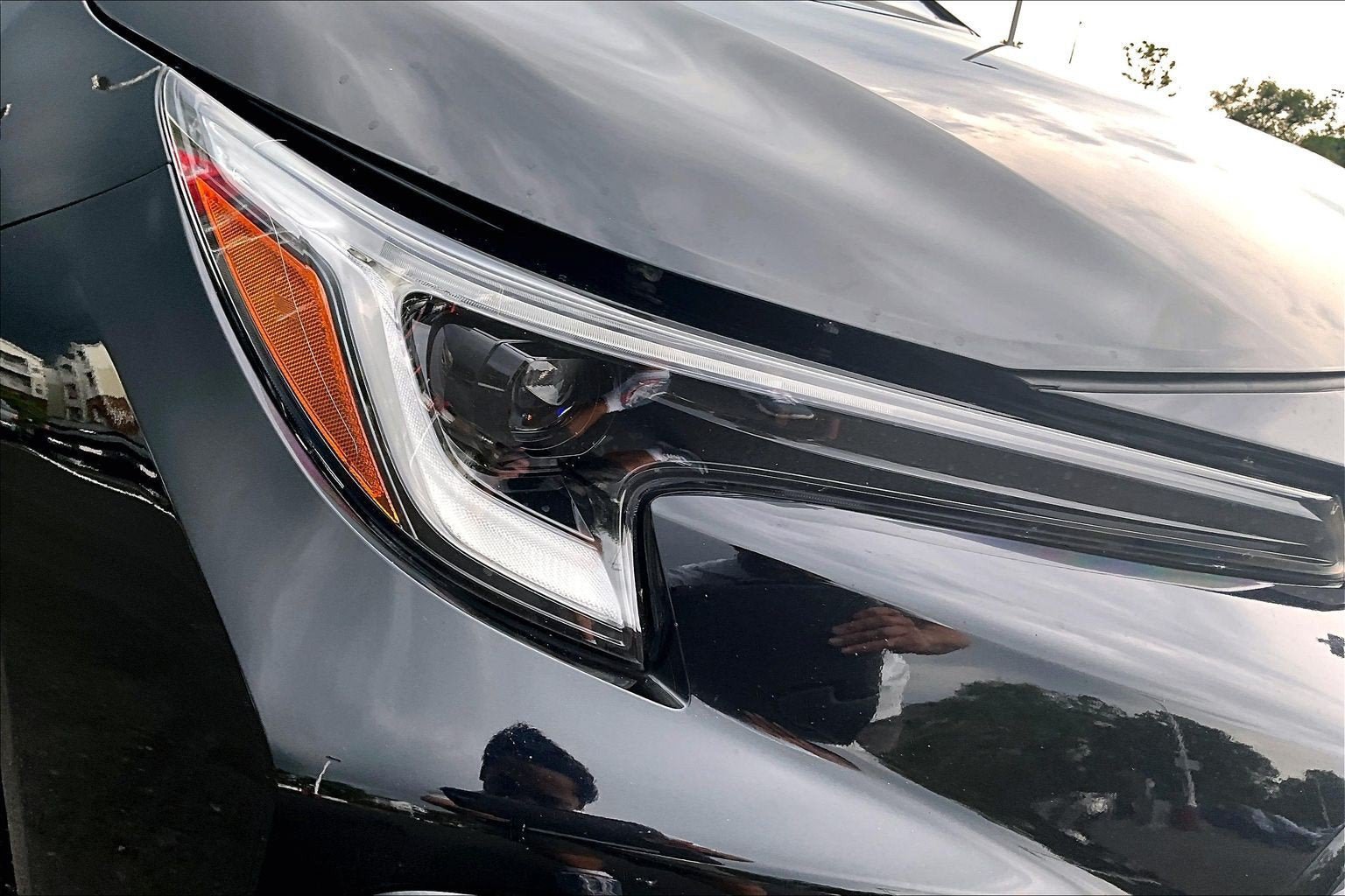Used 2025 Toyota Corolla SE w/ SE Premium Package FWD image 27
