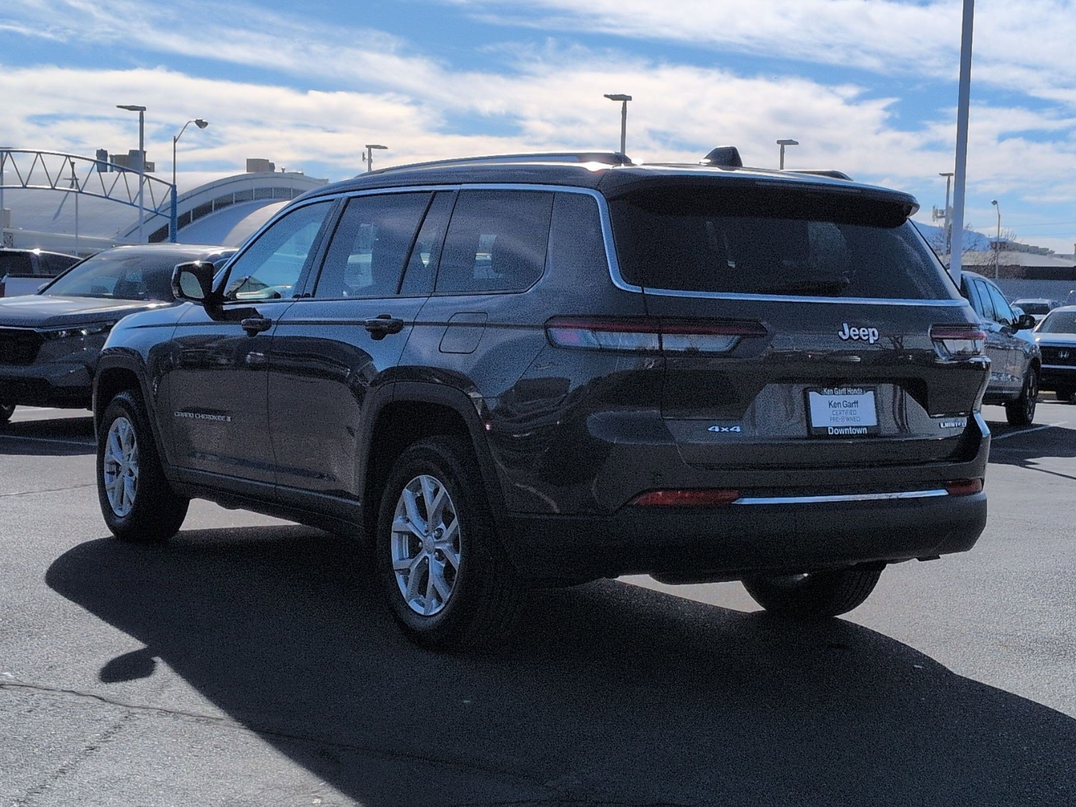 Used 2023 Jeep Grand Cherokee L Limited w/ Trailer Tow Group (B) image 9