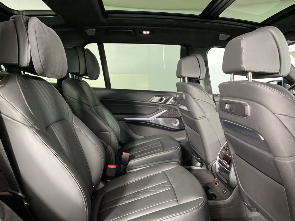 Certified 2025 BMW X7 M60i AWD/4WD image 33