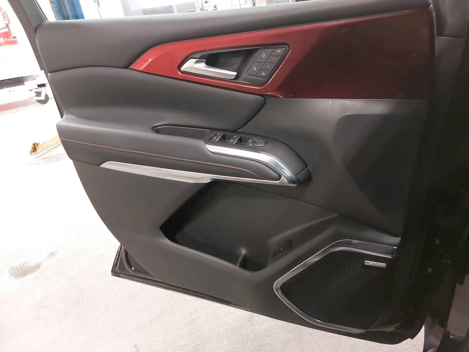 Used 2024 Chevrolet Traverse RS w/ LPO, Floor Liner Package image 28