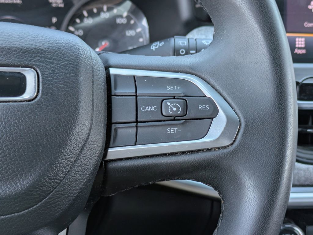 Used 2023 Jeep Compass Latitude image 23