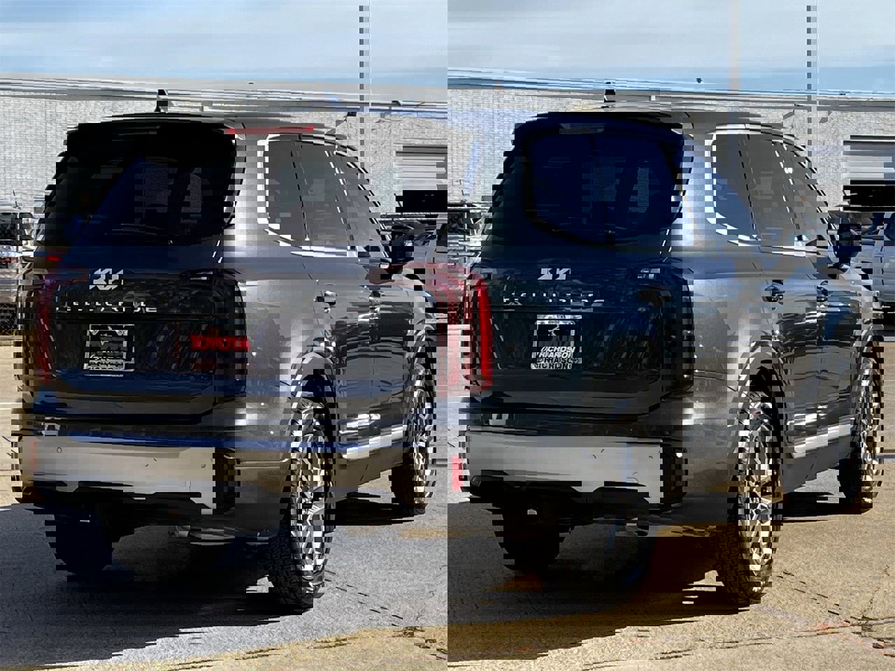 Used 2024 Kia Telluride LX image 4