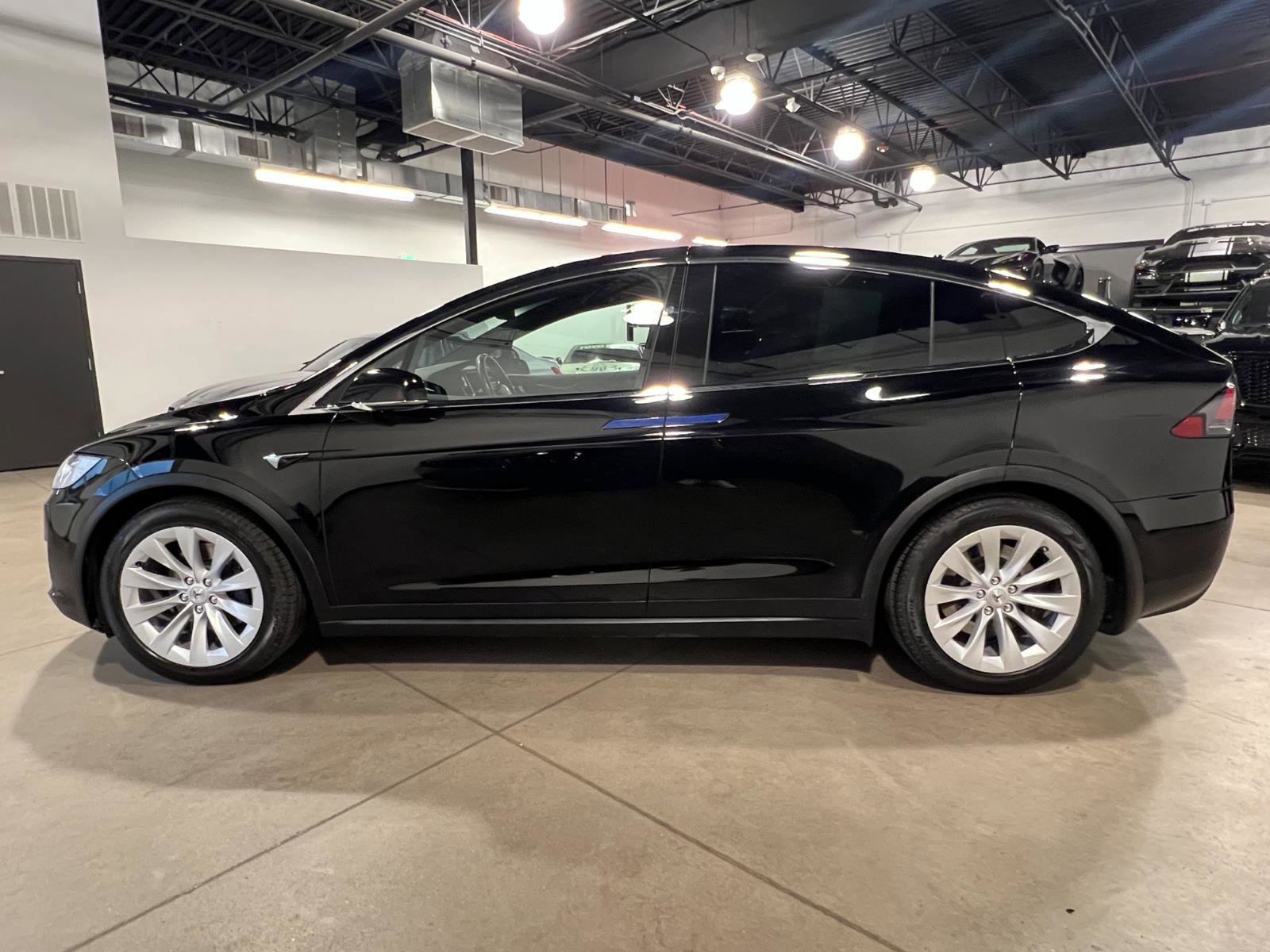 Used 2018 Tesla Model X 75D image 6