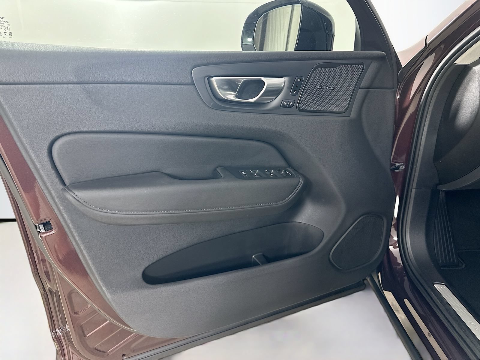 New 2026 Volvo XC60 B5 Ultra w/ Protection Package Premier AWD/4WD image 16