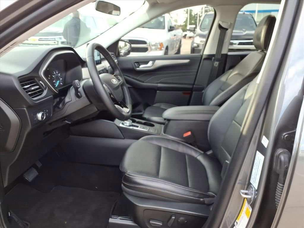 Used 2022 Ford Escape SEL image 19
