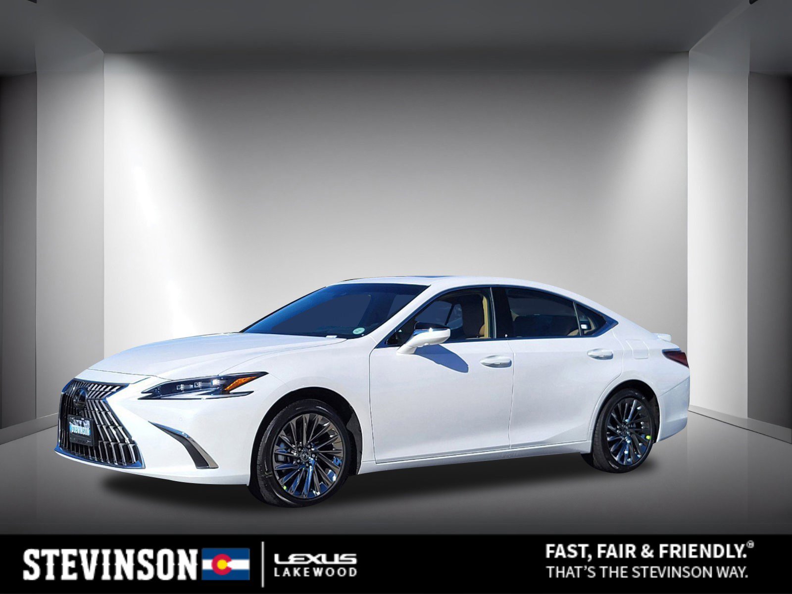 New 2025 Lexus ES 300h w/ Luxury Package