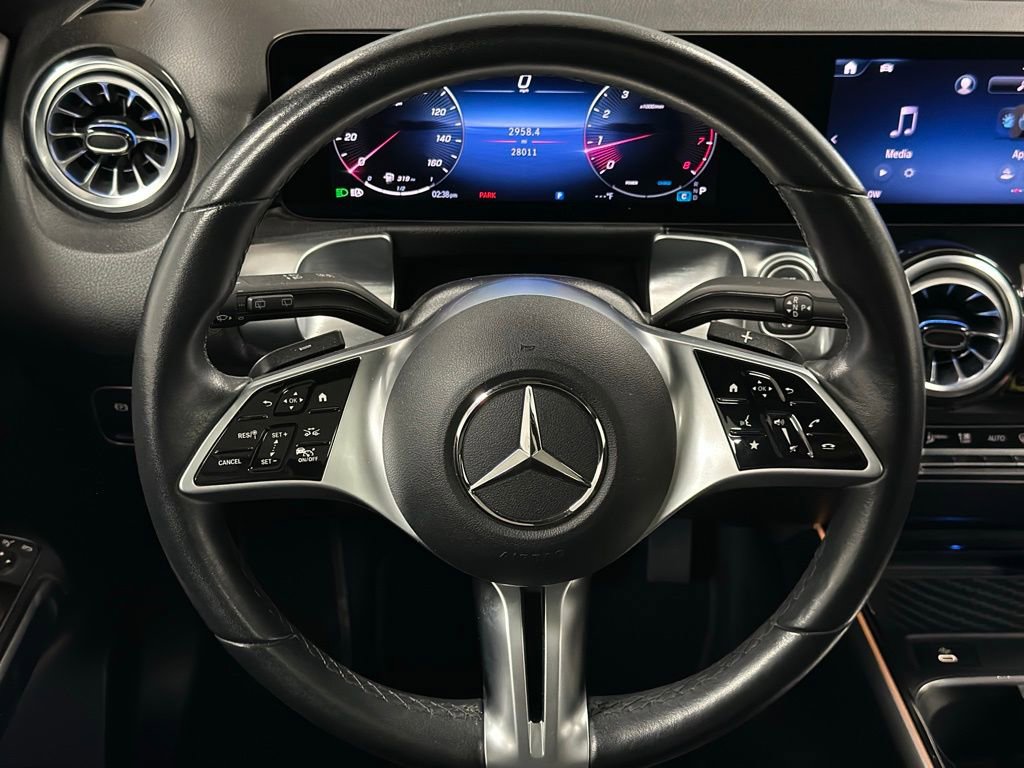 Used 2025 Mercedes-Benz GLB 250 image 5