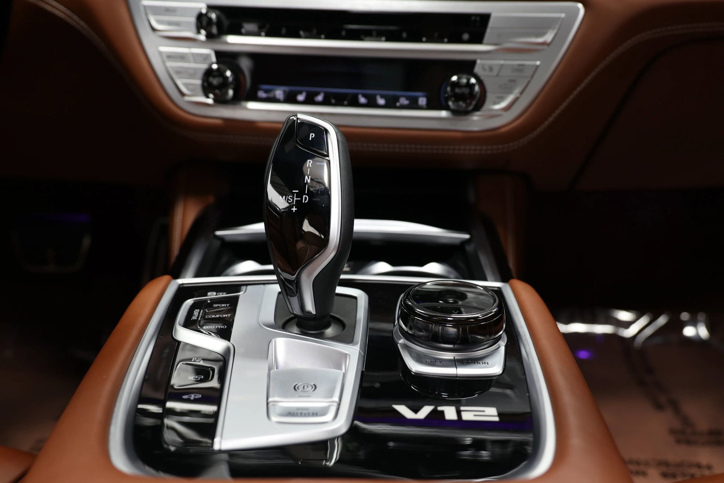 Used 2022 BMW M760i xDrive w/ Luxury Rear Seating Package image 43