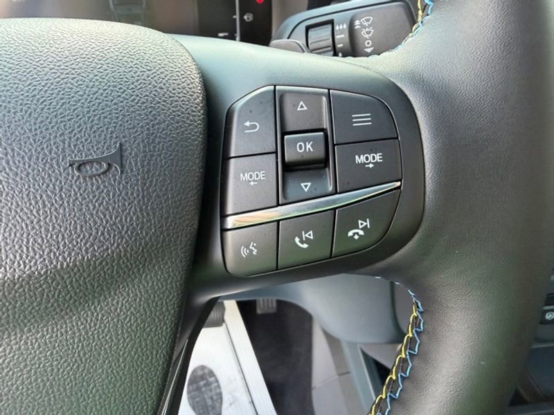 New 2025 Ford Maverick Lobo image 15