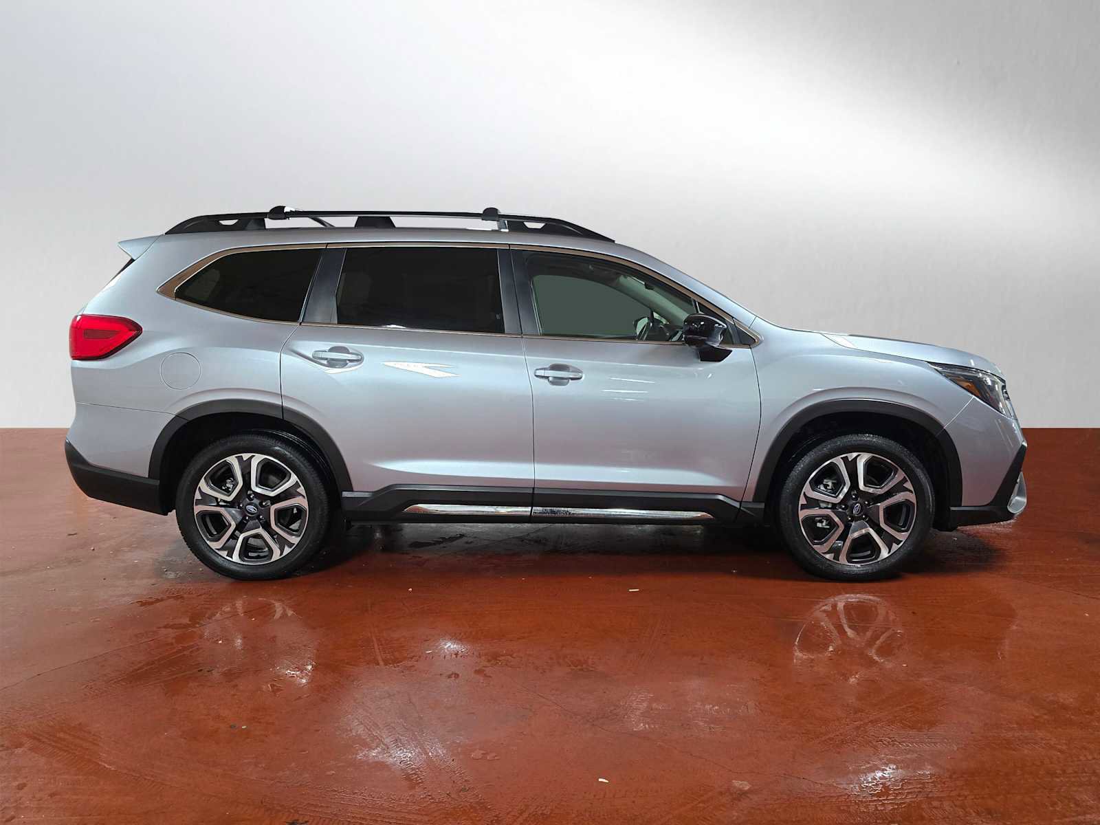 Used 2024 Subaru Ascent Limited w/ Technology Package image 2
