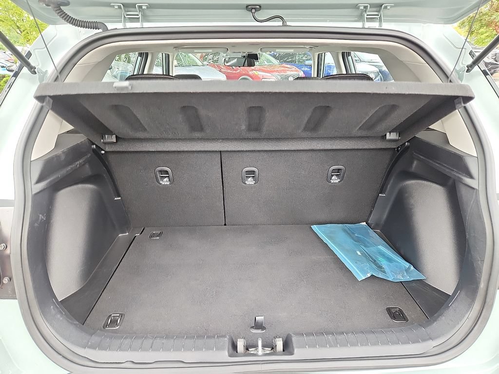 Used 2025 Hyundai Venue SEL FWD image 29