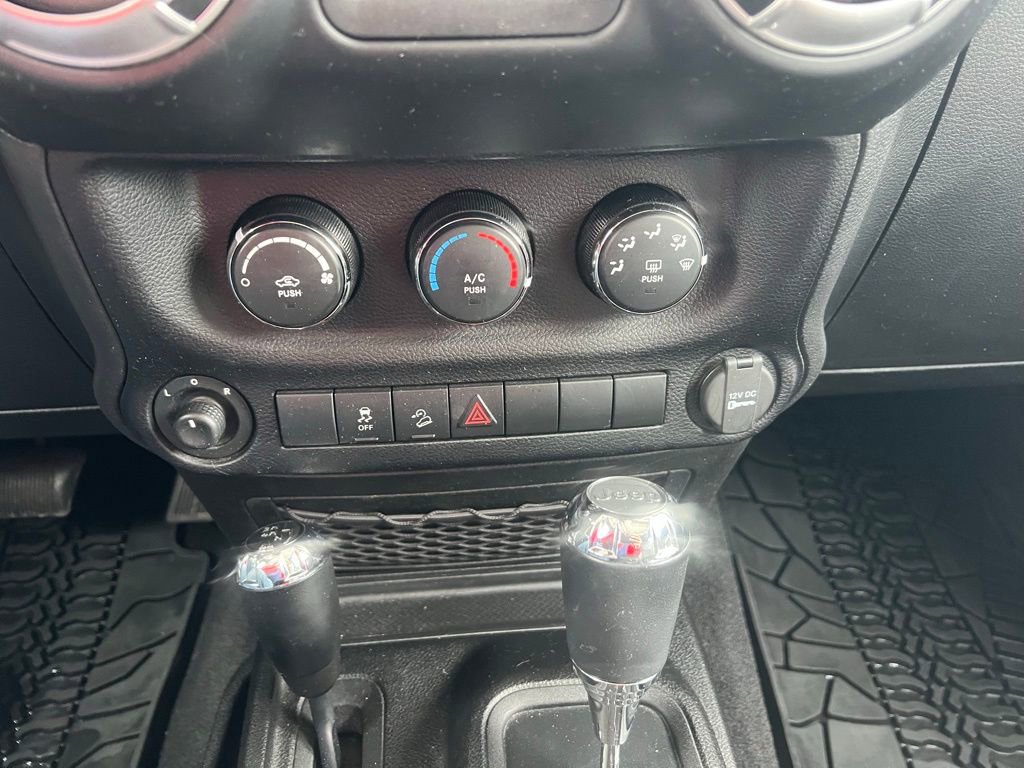 Used 2013 Jeep Wrangler Unlimited Sport image 25