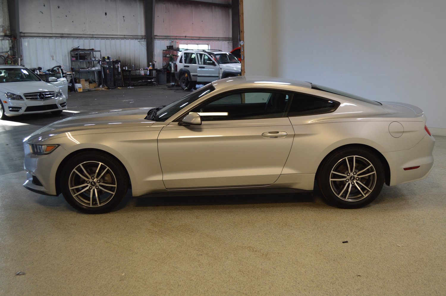 Used 2016 Ford Mustang EcoBoost image 6