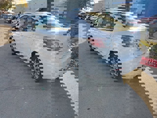 Used 2012 MAZDA MAZDA3 i Touring image 3