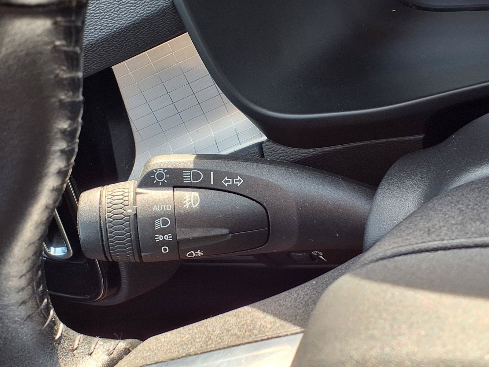 Used 2019 Volvo XC40 T5 Momentum AWD/4WD image 21