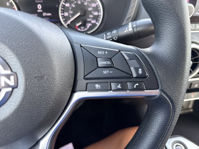 Used 2025 Nissan Sentra SV FWD image 30