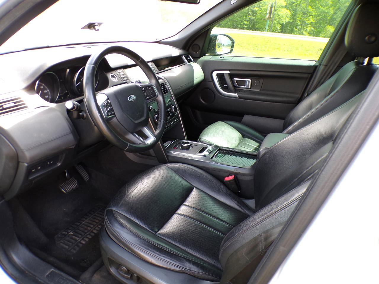 Used 2019 Land Rover Discovery Sport image 29