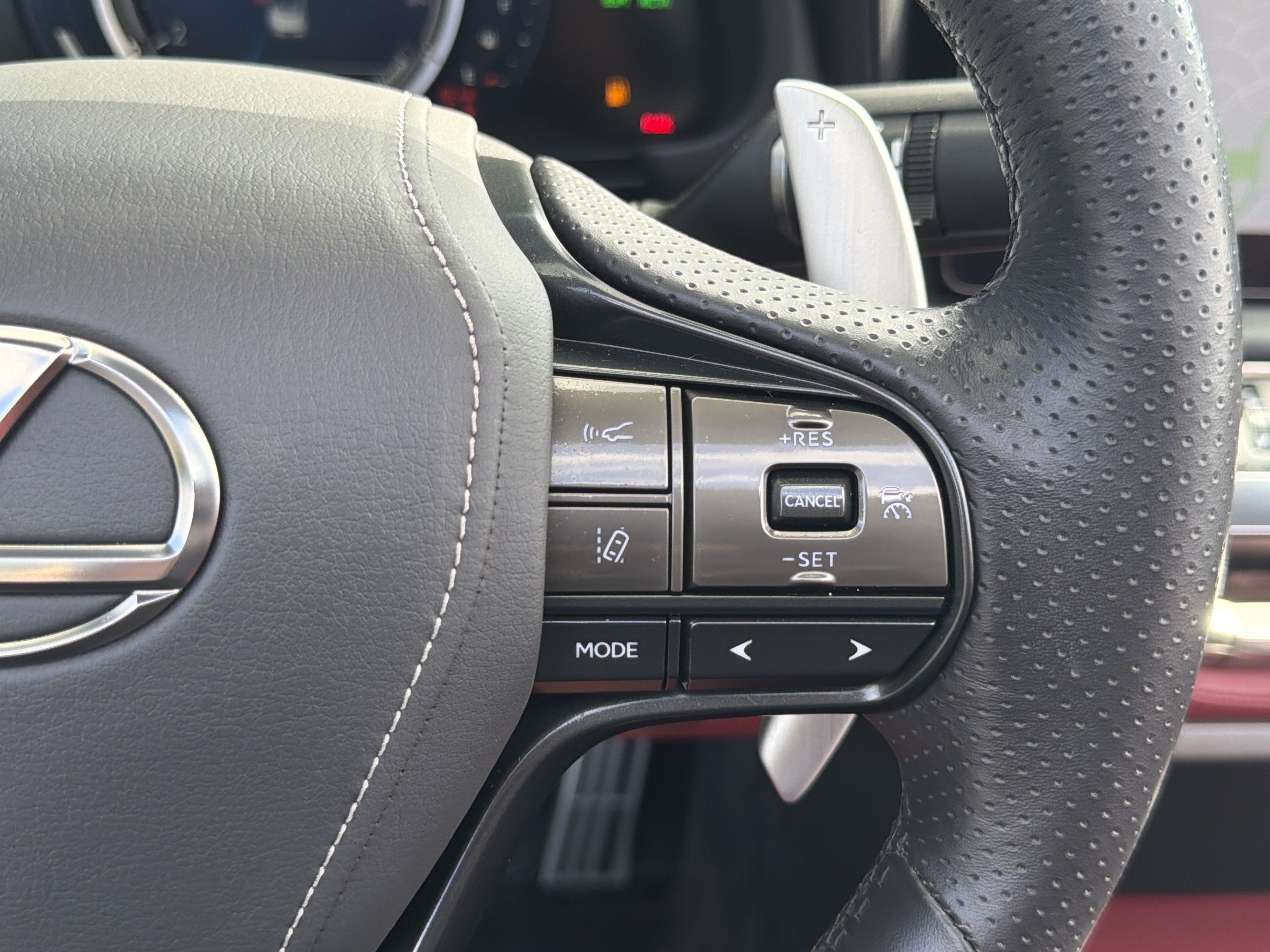 Used 2024 Lexus LC 500 Convertible w/ Touring Package RWD image 31