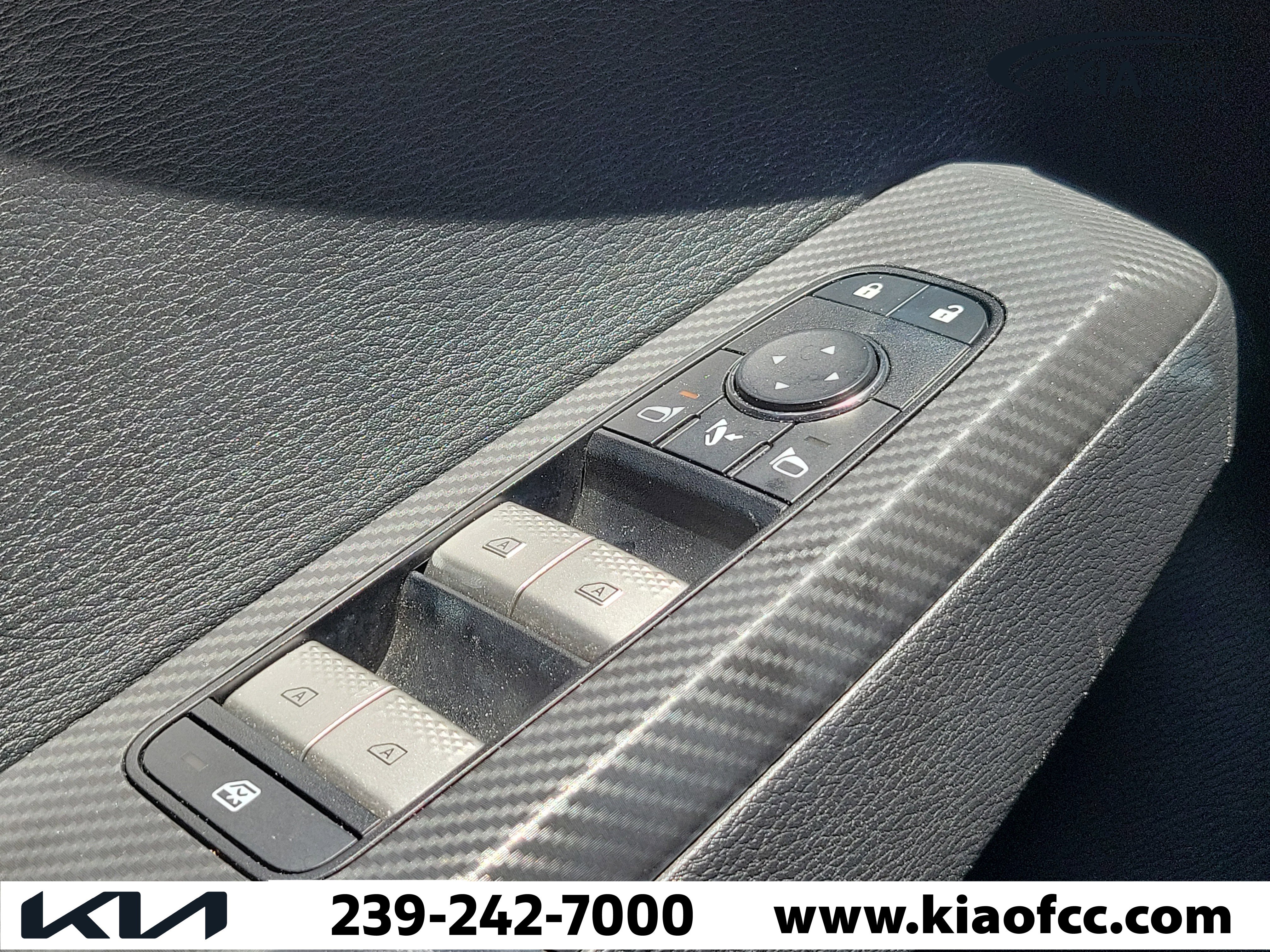 Used 2023 Mitsubishi Outlander SE Black Edition FWD image 17