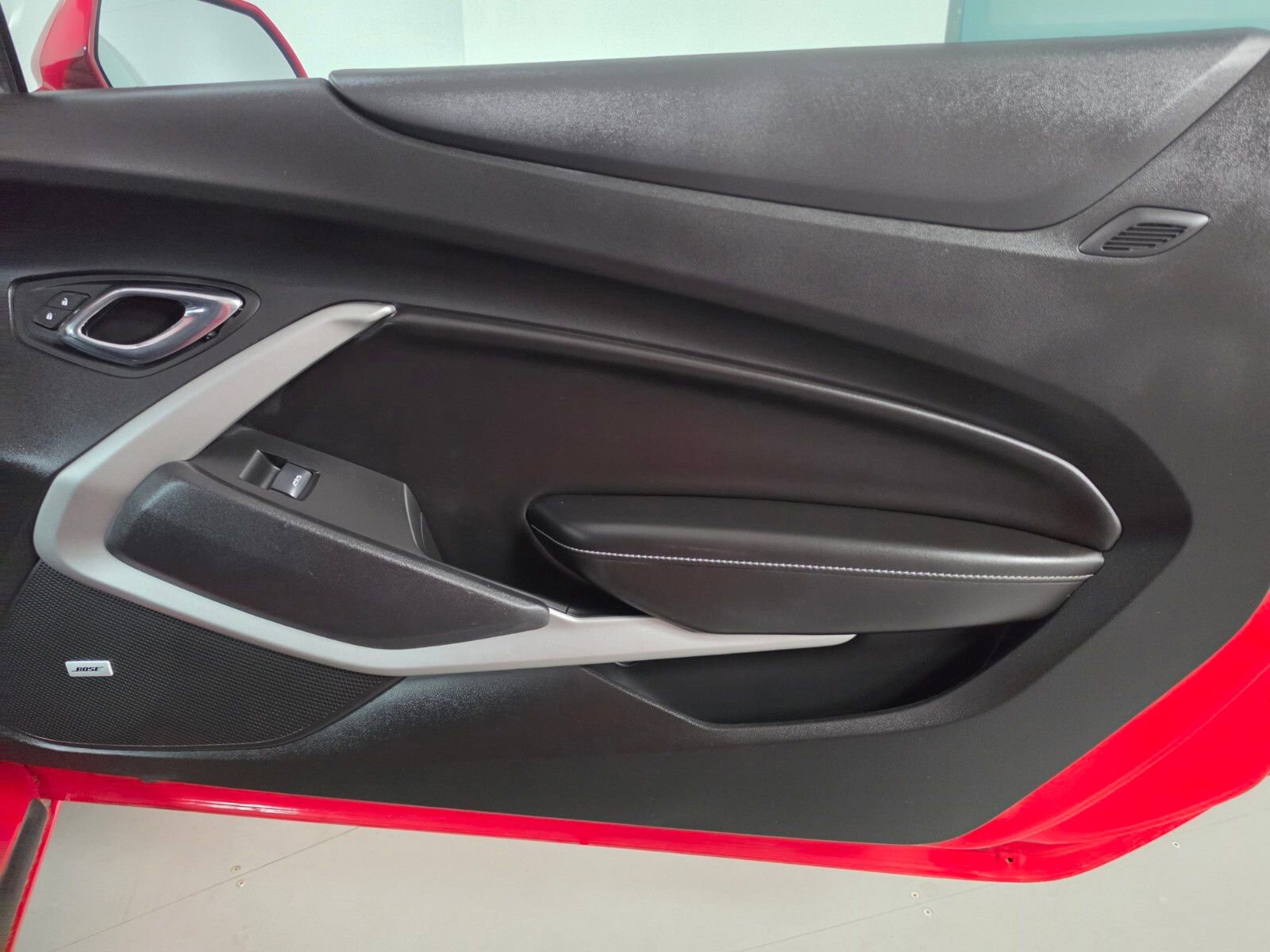 Used 2017 Chevrolet Camaro LT w/ Technology Package RWD image 19