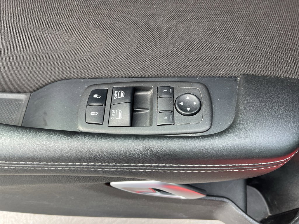 Used 2022 Dodge Challenger GT RWD image 9