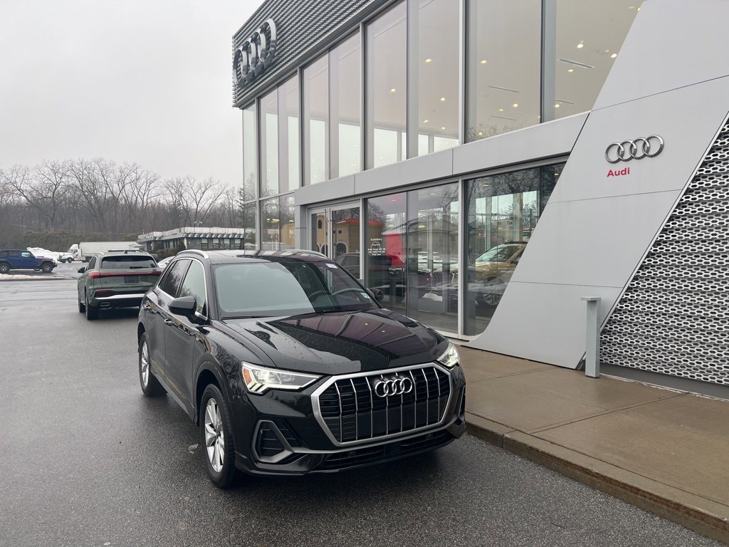 Used 2023 Audi Q3 2.0T Premium image 1