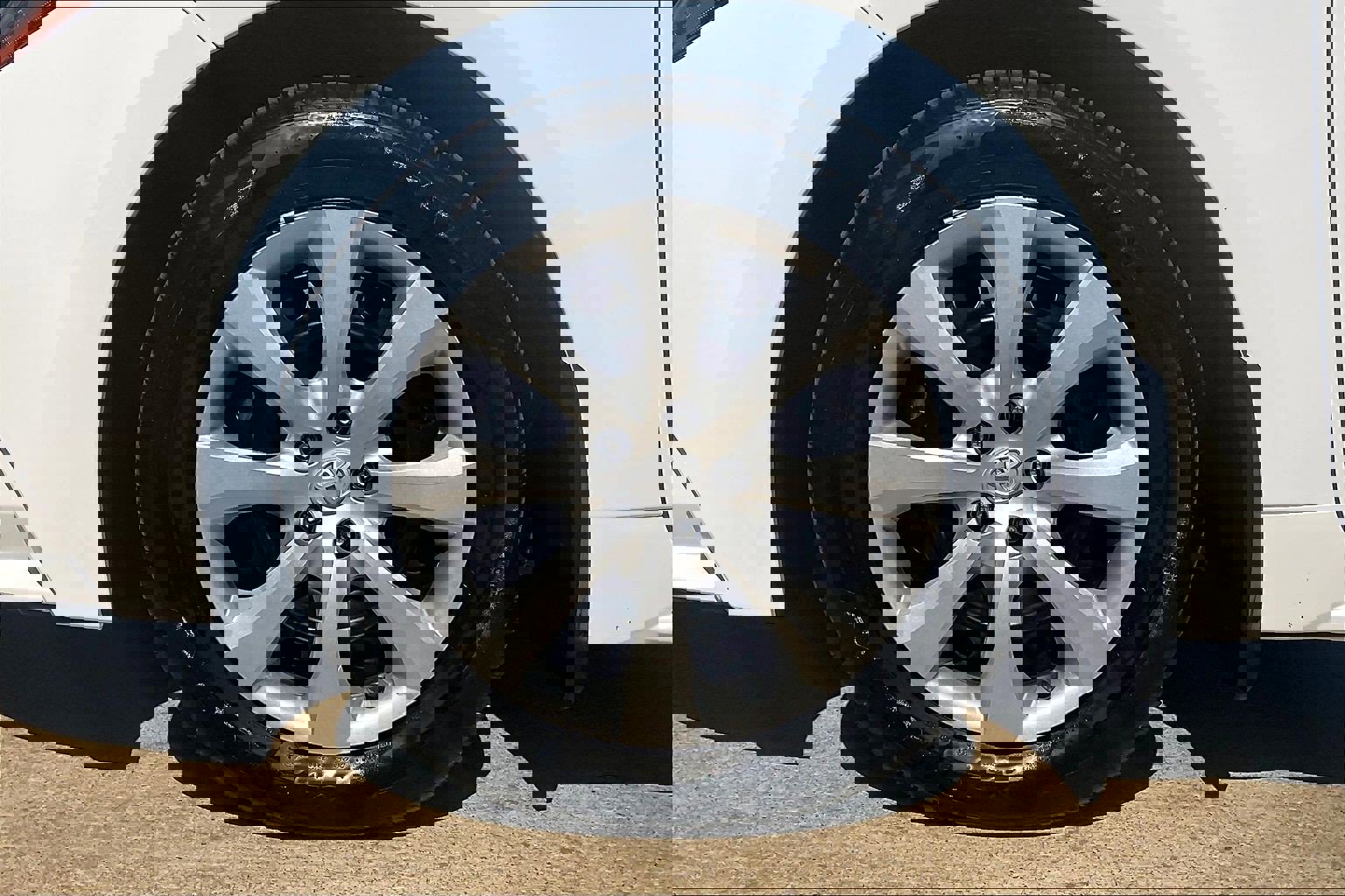 Used 2025 Toyota Corolla LE image 11