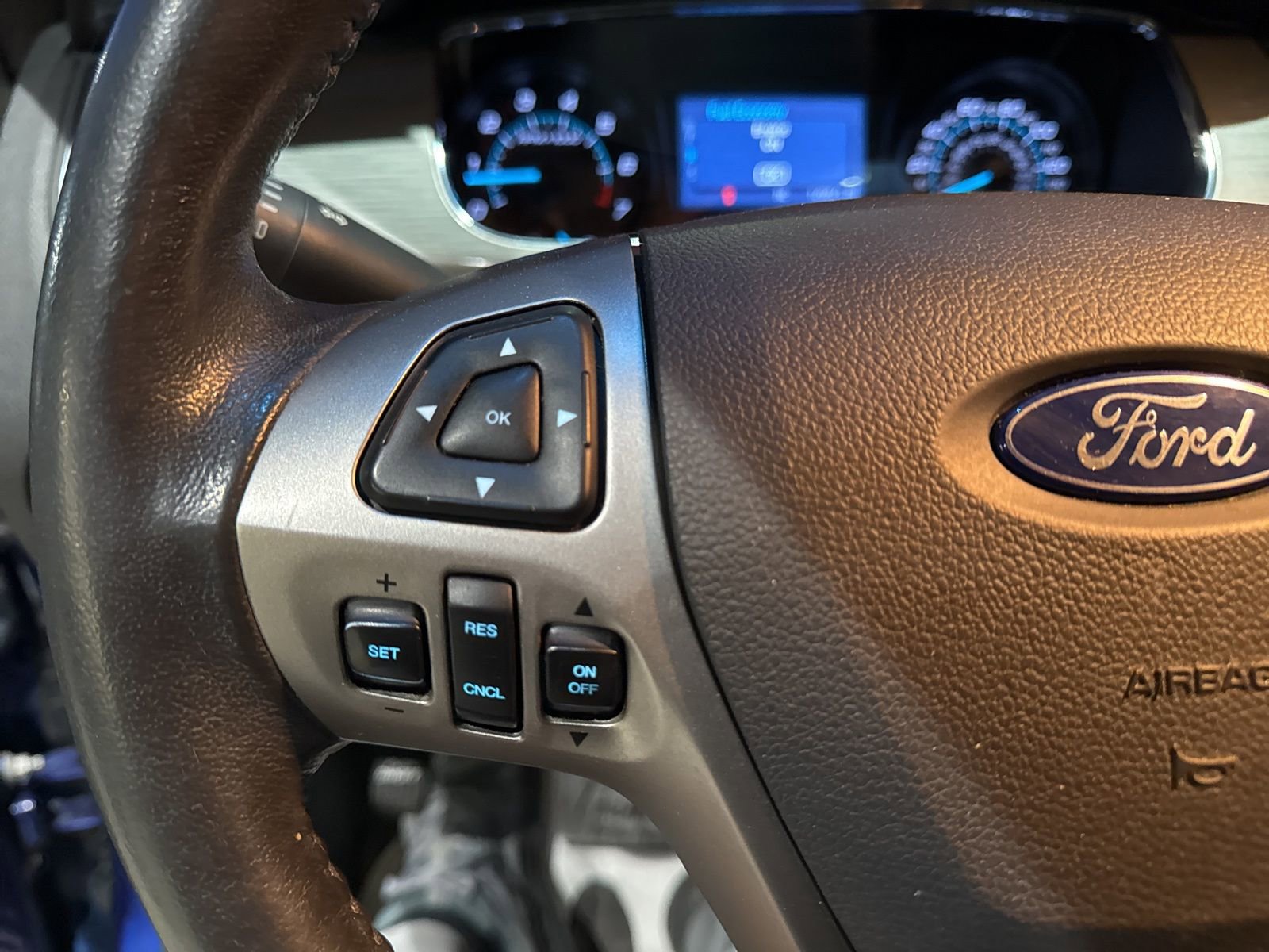 Used 2014 Ford Taurus SEL image 26