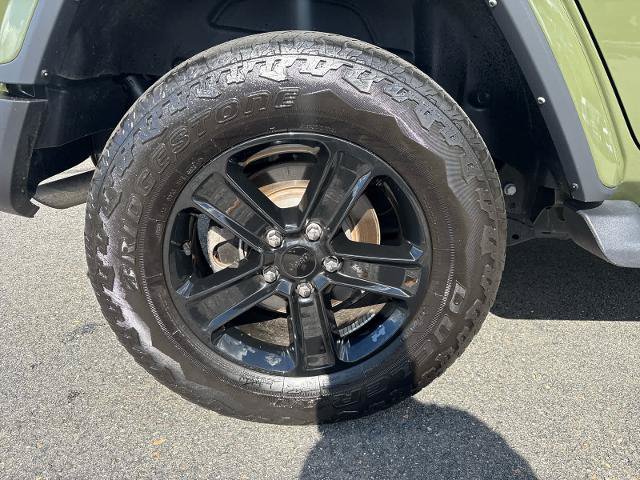 Used 2023 Jeep Wrangler Unlimited Sahara AWD/4WD image 14