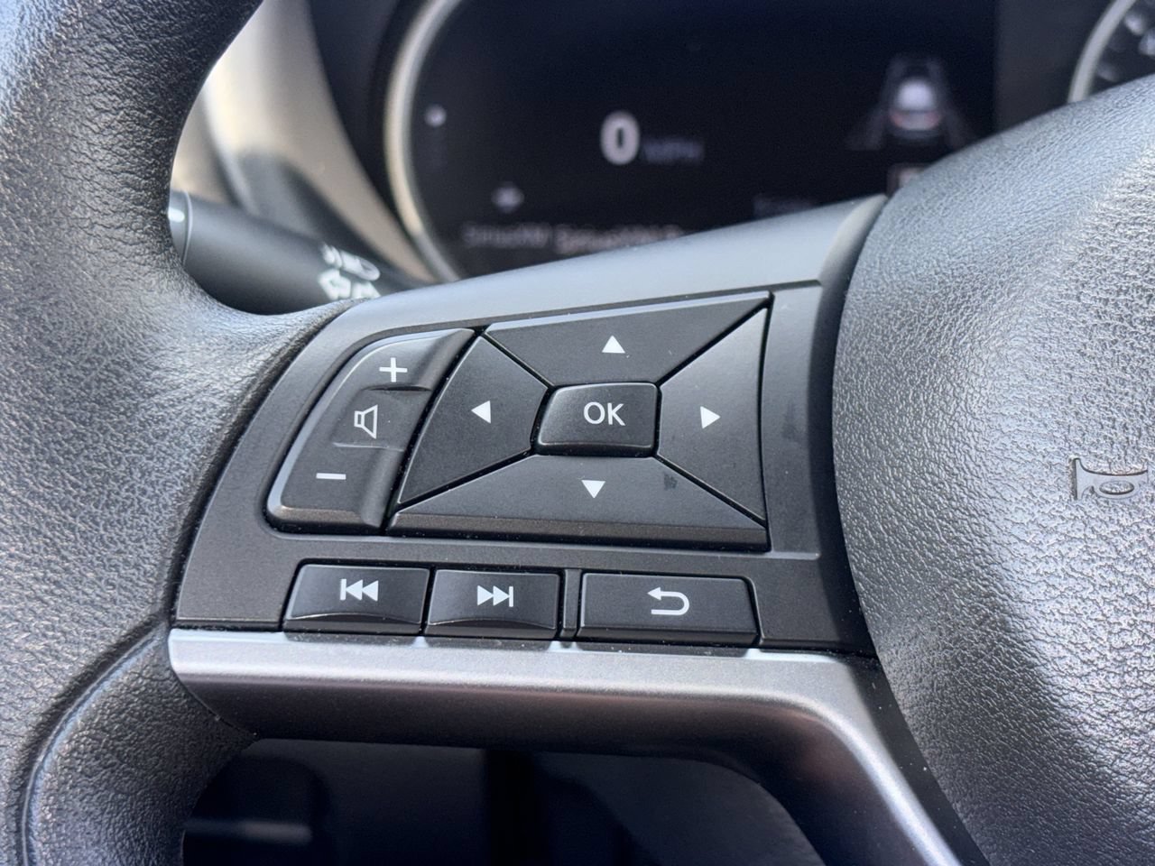 Used 2020 Nissan Kicks SV FWD image 11