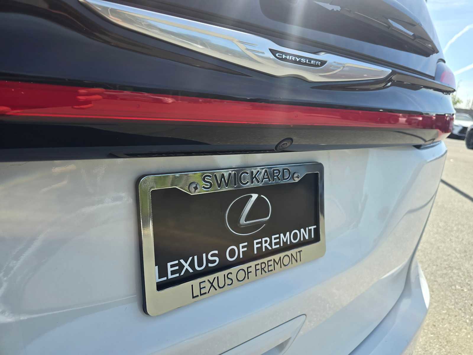 Used 2024 Chrysler Pacifica Touring-L image 16