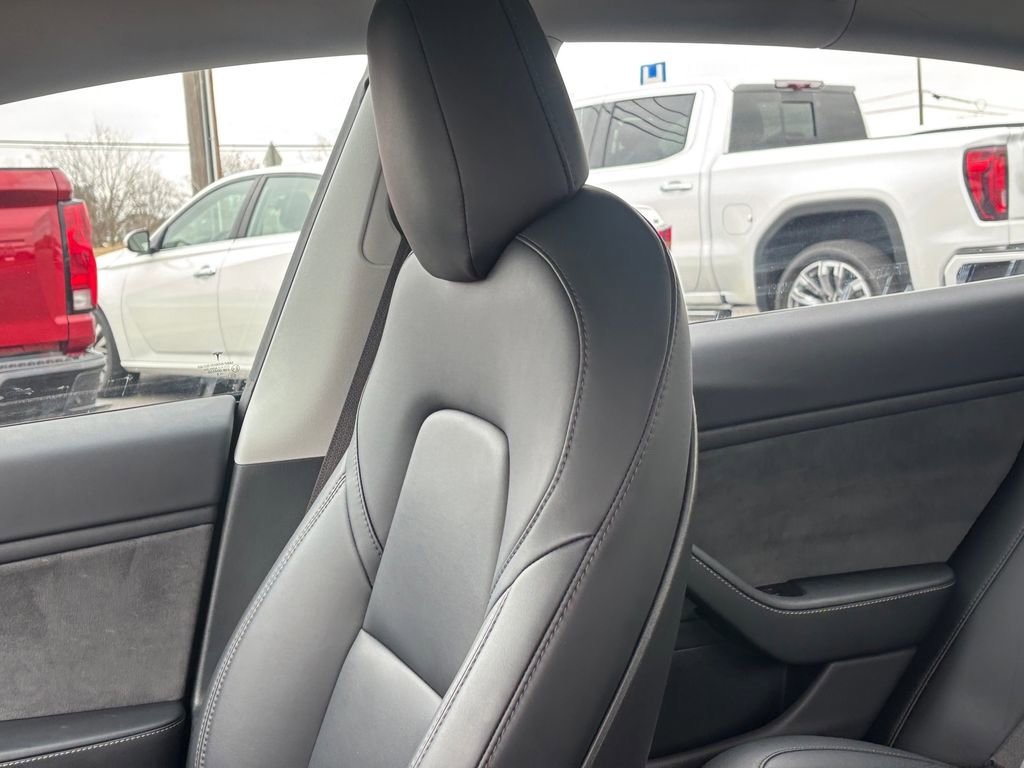 Used 2018 Tesla Model 3 Mid Range image 9