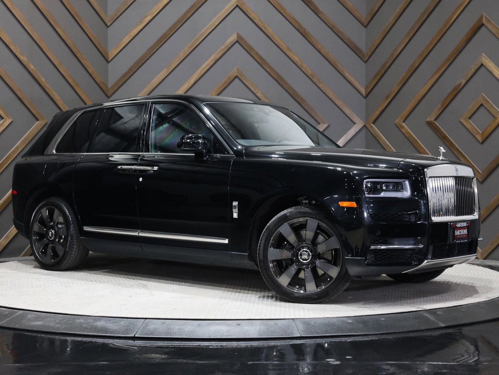 Used 2019 Rolls-Royce Cullinan image 48