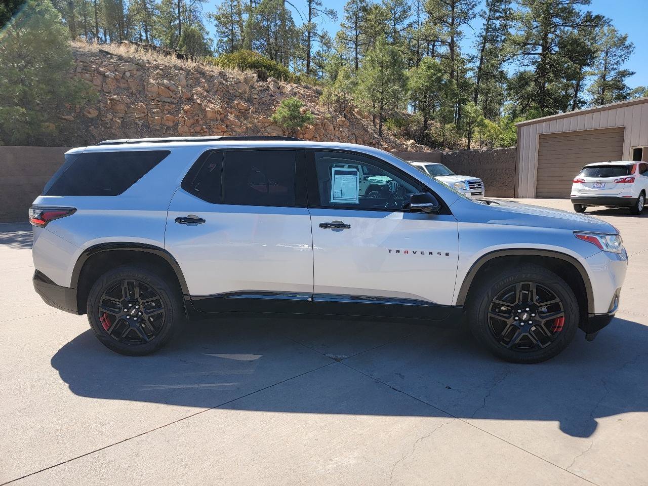 Used 2018 Chevrolet Traverse Premier w/ Redline Edition FWD image 3