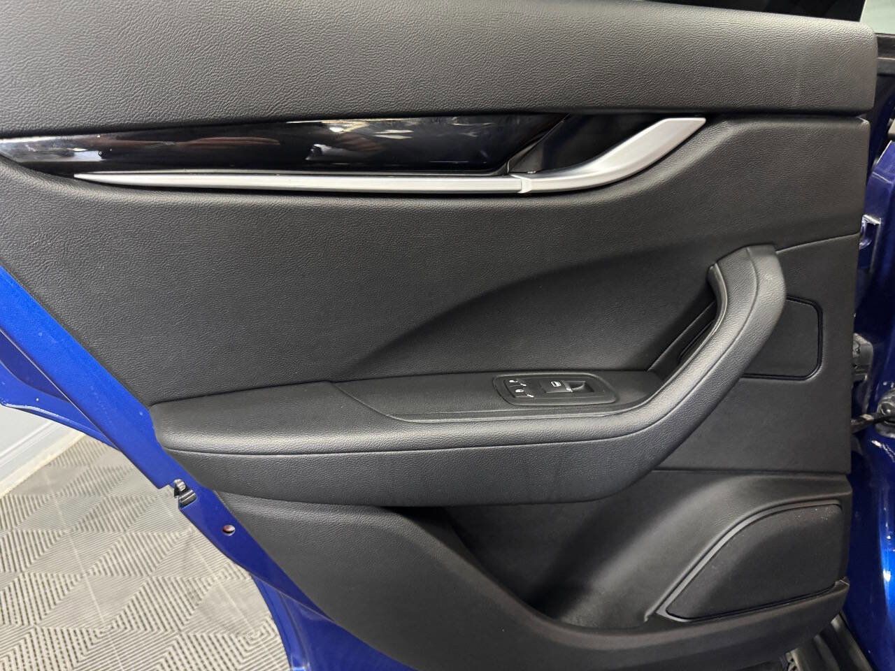 Used 2017 Maserati Levante image 46