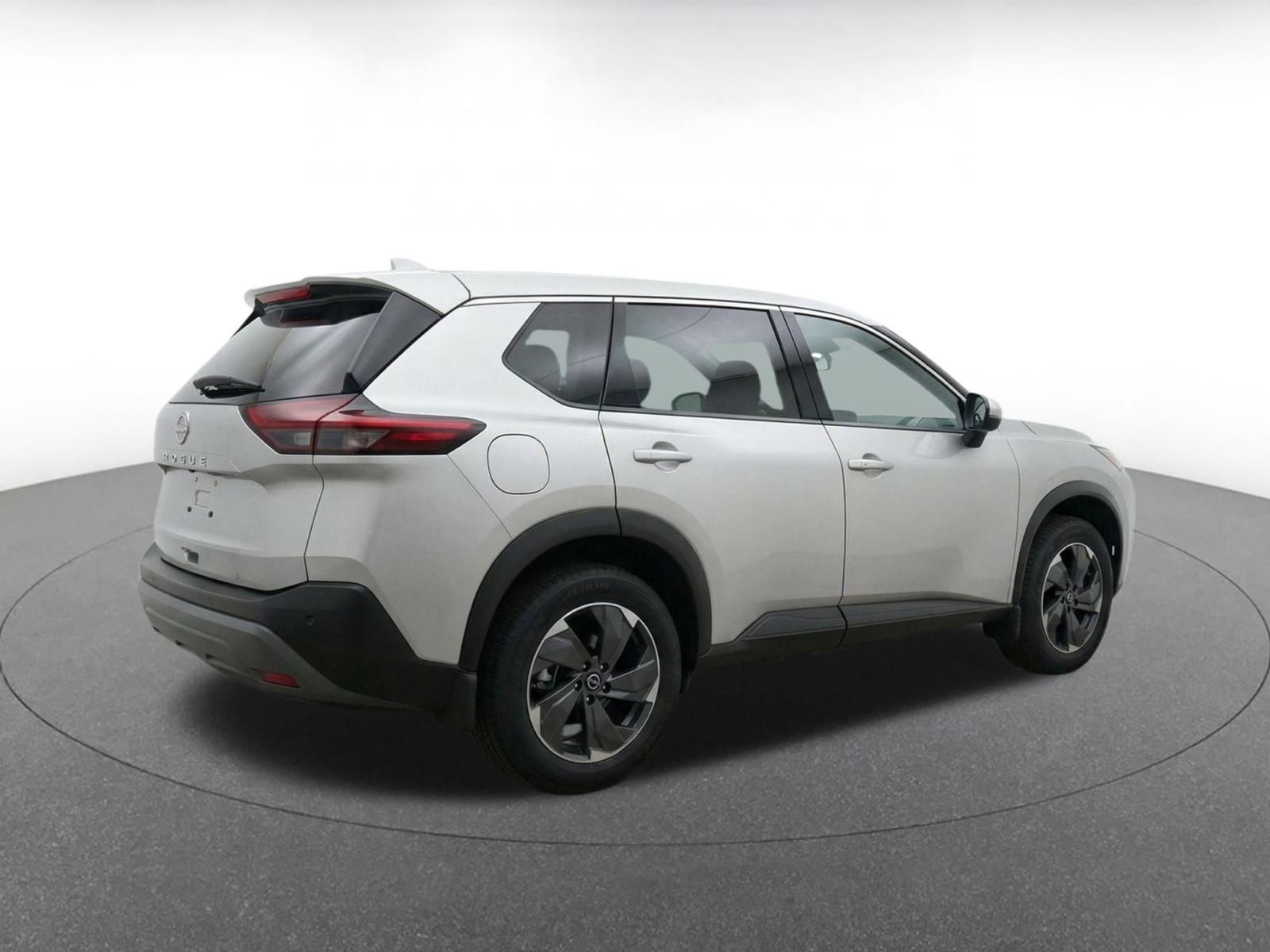 Used 2025 Nissan Rogue SV FWD image 11