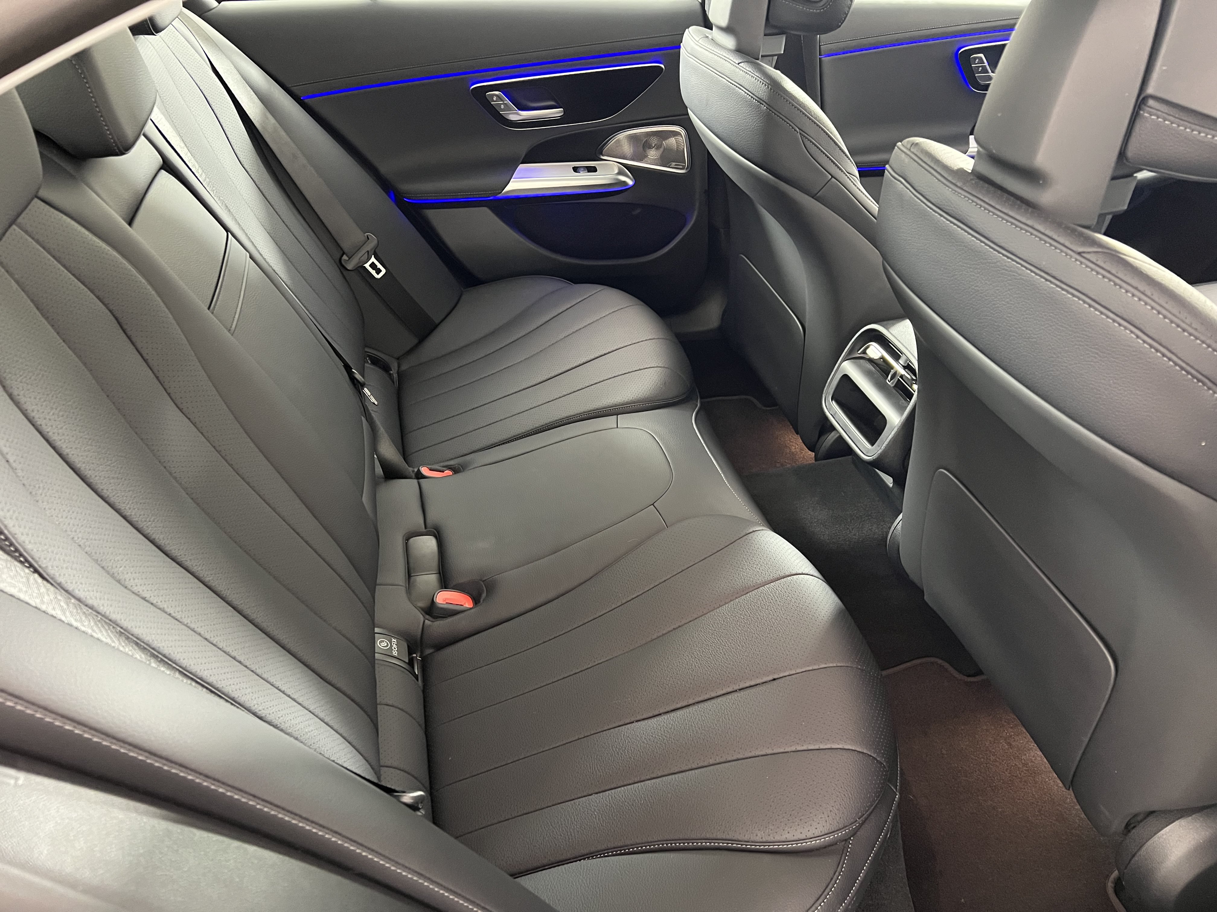 Used 2025 Mercedes-Benz E 350 4MATIC Sedan image 24