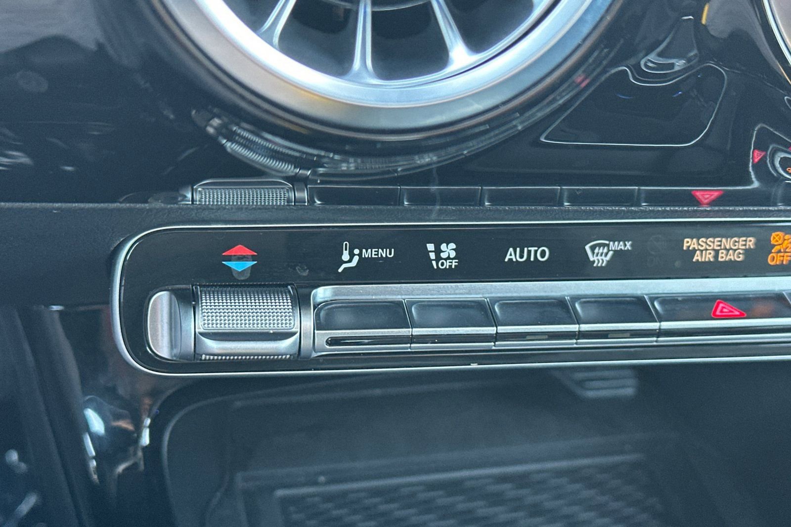 Used 2025 Mercedes-Benz CLA 250 image 29