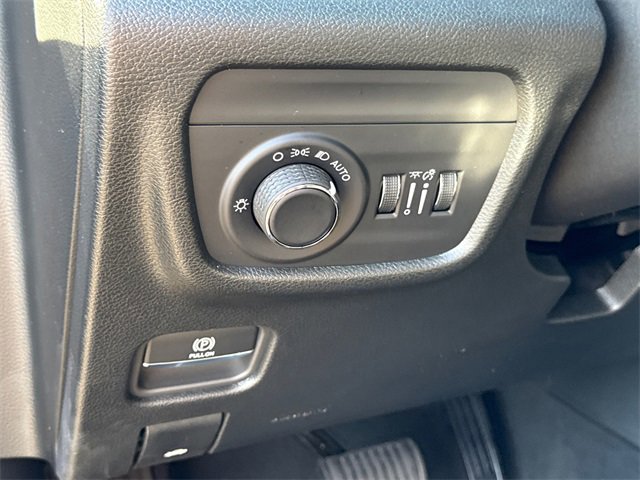 New 2025 Jeep Grand Cherokee Altitude image 14