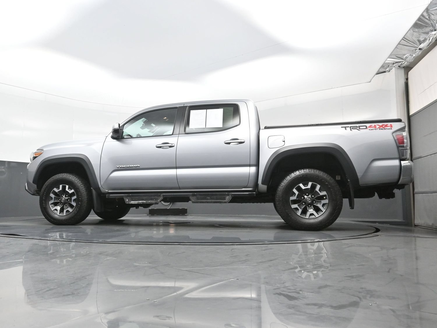 Used 2020 Toyota Tacoma TRD Off-Road AWD/4WD image 29