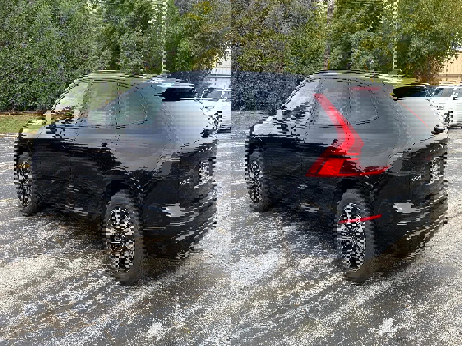 New 2026 Volvo XC60 B5 Plus w/ Climate Package image 7