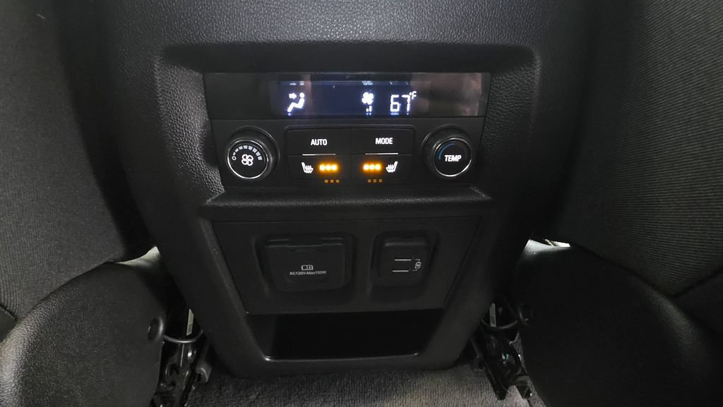 Used 2023 Chevrolet Traverse High Country AWD/4WD image 61