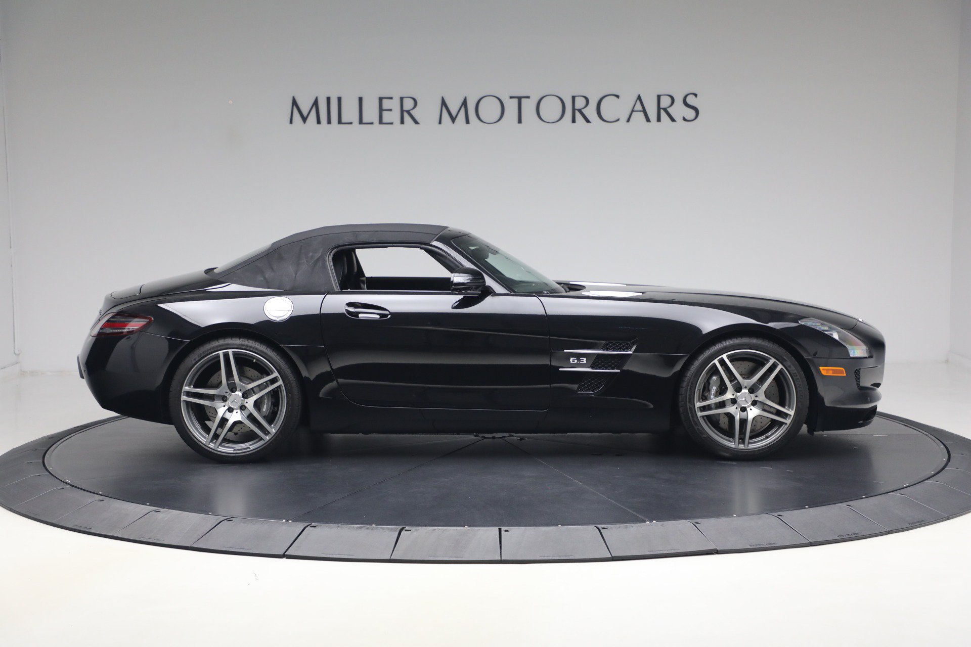 Used 2012 Mercedes-Benz SLS AMG Roadster image 29