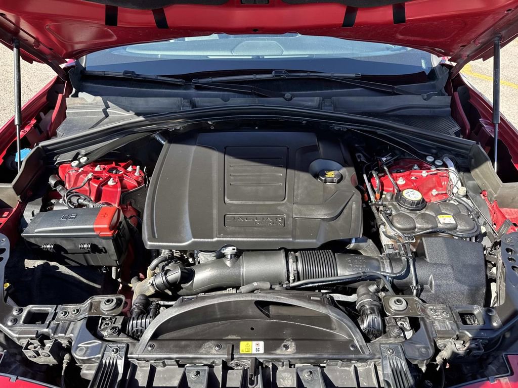 Used 2024 Jaguar F-PACE R-Dynamic S image 3